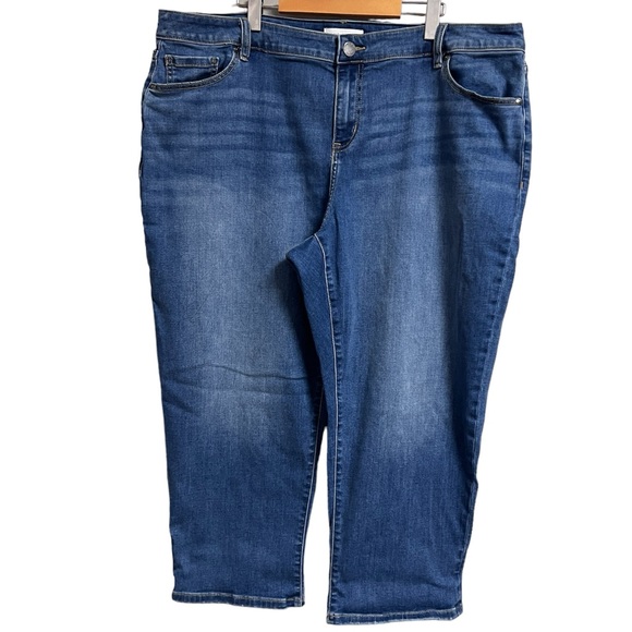 Lane Bryant Signature Fit Boyfriend Capri Jean Medium Wash Heart Pocket Size 20 - Picture 2 of 13